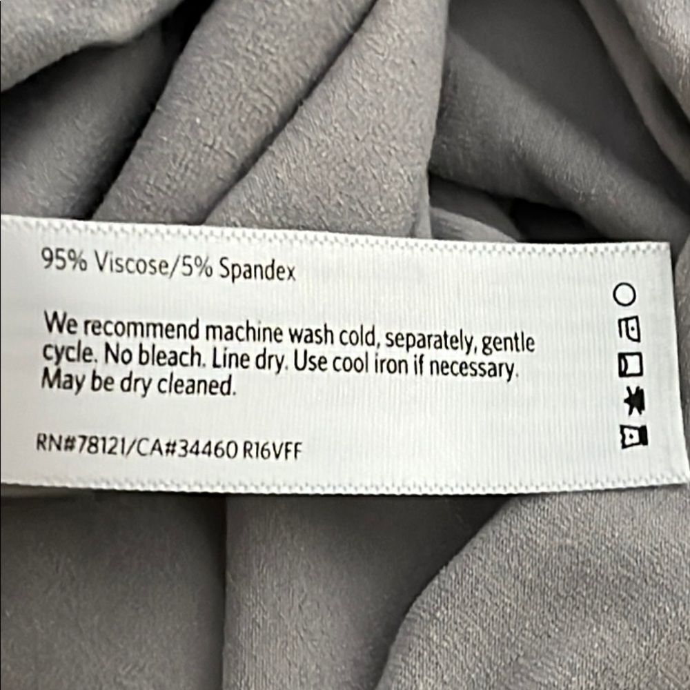 Eileen Fisher Gray Relaxed Tunic Top. NWOT SZ M - Picture 8 of 9